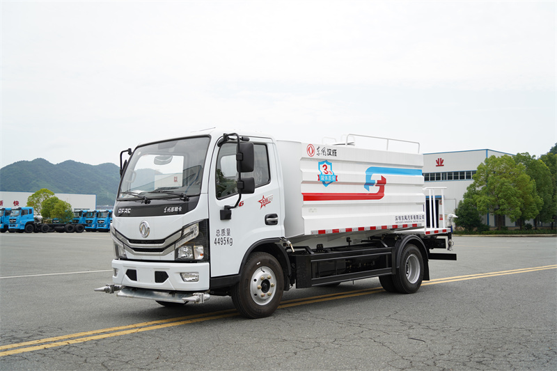 東風(fēng)股份D6藍(lán)牌灑水車 7方（燃油車）