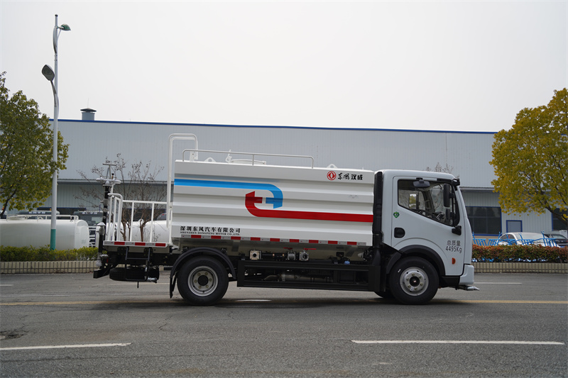 東風股份K6藍牌灑水車 7方（燃油車）